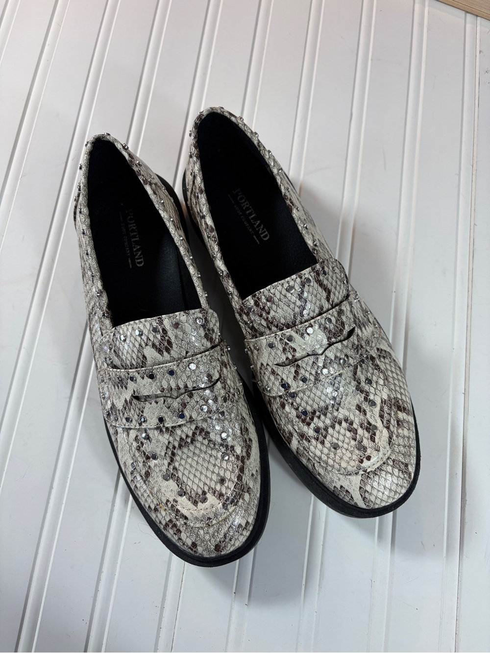 Women's Portland Snake-Print Loafers Size 9